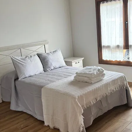 Casa De Aldea El Avellanu